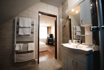 Image de 3 bedrooms with separate bathrooms, Wellness area with Solarium and Jacuzzi