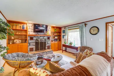 Image de Fairfield Bay Getaway < 10 Mi to Boating & Hiking