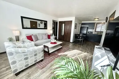 Image de Charming Retreat in Marion, Iowa! 🏡✨