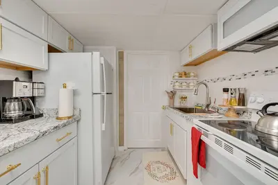 Image de 1 Mi to Downtown: Salem Vacation Rental!