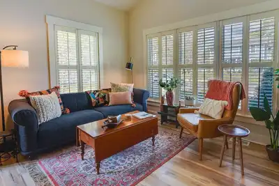 Image de Charming Granville Home w/ Porch - Walk Downtown!