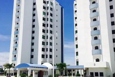 Image de Spacious beach apartment, 3 Bdr, ocean view, quiet place to rest and relax