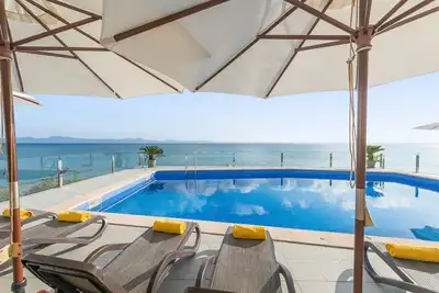 Image de Villa President, con piscina privada