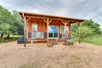 Image de Rustic Eco-Cabin Llano River Getaway on 68 Acres!