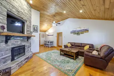 Image de Pet-Friendly Cabin w\/ Fire Pit in Spruce Pine!
