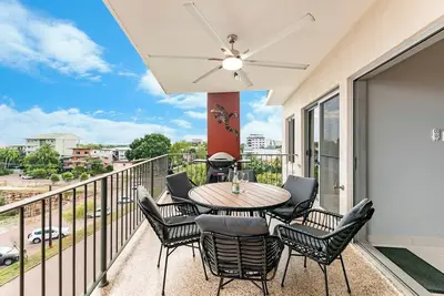Image de Larrakeyah Grand Sea View Balcony Haven with Pool