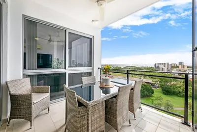 Image de Skyline Top of Town Resort Style City Living