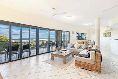 Image de Oceanview Tropical A Top End Poolside Oasis