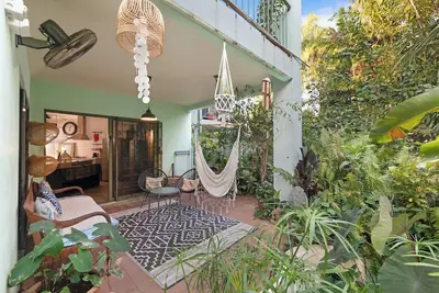 Image de Where Enchanted Garden meets Tropical Paradise