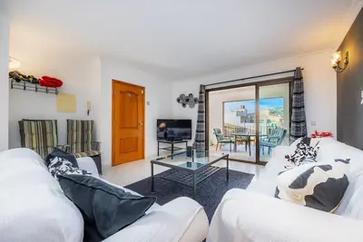Image de Lovely vacation home Atico roger de flor