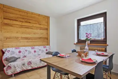 Image de Maison de vacances 'Le Cré Appartamento 3' avec vue sur la montagne, jardin partagé et Wi-Fi