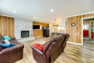 Image de Quiet Country Home By Shay Lake!