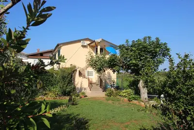 Image de Appartement de vacances dans un endroit verdoyant et calme