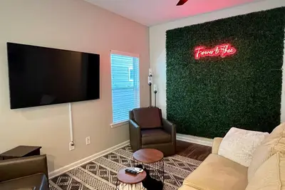 Image de Cozy home blocks from the river front & downtown West Columbia!