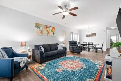 Image de Close to everything in Clarksville and Fort Campbell; Dog-friendly Townhome.