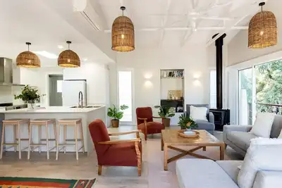 Image de Hideaway on Bond - Serene coastal living at its finest