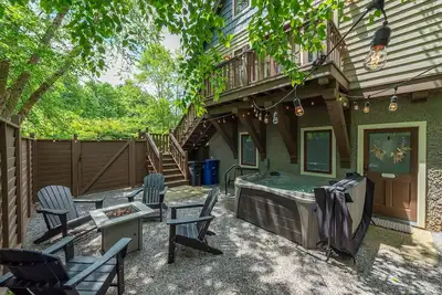 Image de Cheshire Cottage | Pet Friendly, Hot Tub & 5-Minutes to Town!