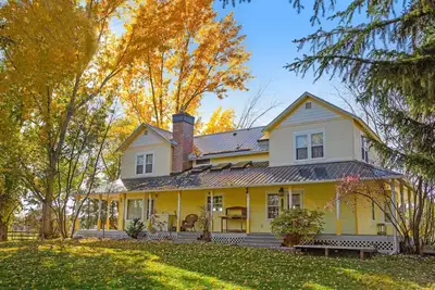 Image de Gorgeous dog-friendly mountain escape with wraparound deck, & views