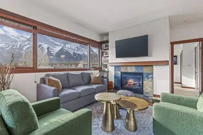 Image de Skyline Suite Downtown Canmore Stay!