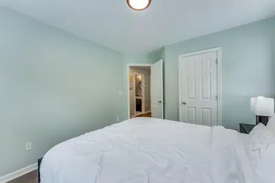 Image de Welcome you to \"Nest\" our beautiful home located next to everything Atlanta has