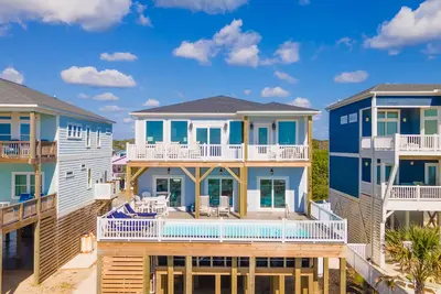 Image de The total package 7 bedroom oceanfront home with pool!