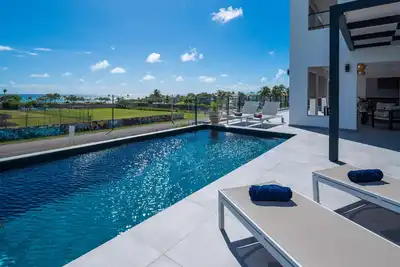 Image de Villa luxe · St-François · Vue mer & plage à 200m