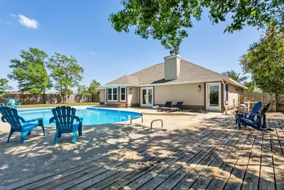 Image de 3br Home w/Private Pool | Fenced Yard | Minutes to Beaches |Nas Pensacola