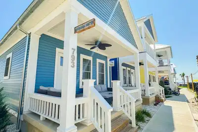 Image de Glistening Gem: Lakeside Cottage