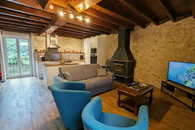 Image de Ancien Moulin Authentique, Terrasse Privée et Rivière en Berry, Parc Naturel de la Brenne