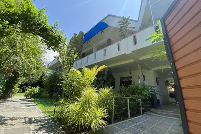 Image de Walking distance to the beach. Cheap hotel recommended for solo travelers and couples. Japanese staff members are also available.