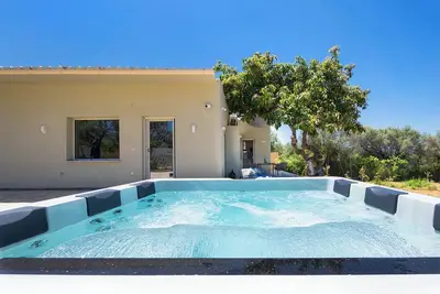Image de Villa Avo, 2 Bd, 2 Ba, private heated jacuzzi!