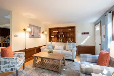 Image de Movie Theater Room, Direct Access to Bike Trail!