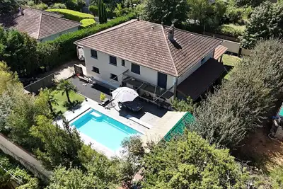 Image de Villa de vacances 250 m² avec piscine chauffée proche Lyon idéal familles