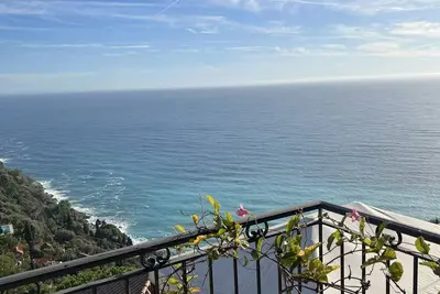 Image de Superbe Maison de charme vue mer proche monaco
