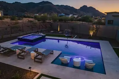 Image de Luxury Retreat w Pool, Hot Tub & Troon Golf Access
