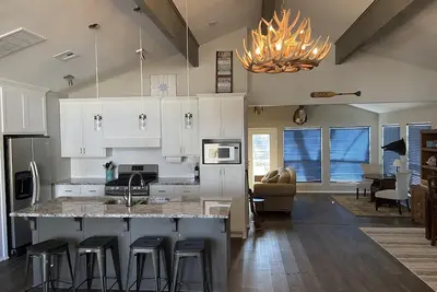 Image de Cozy lake home with fire pit at Fort Gibson Lake! !