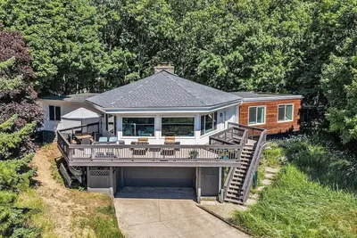 Image de Awesome home in luxurious Lake Michigan