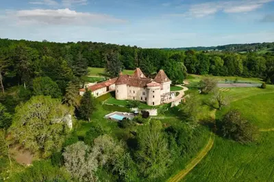 Image de Enjoy 20-30% off on this 15th century chateau with exquisite modern comforts.