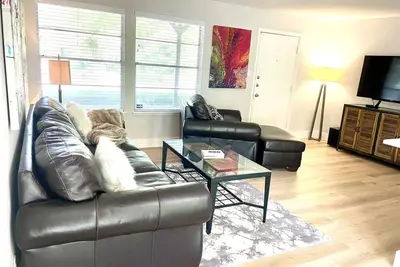 Image de New Modern Two Bedroom Home Close to Downtown and Ut Campus