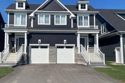 Image de Luxury Chalet 5 Min Walk to Blue Mountain Village (Pool Hot Tub Fireplace Sauna)