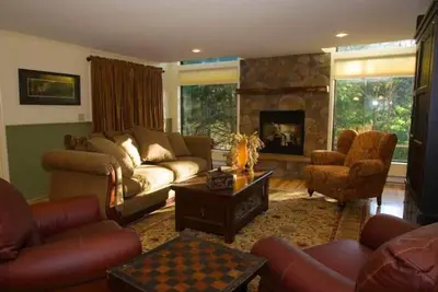 Image de Secluded and Cozy Townhome near Tripp Lake