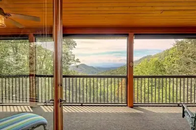 Image de 5br Mtn Retreat W/ Stunning Views & Dual Kitchens