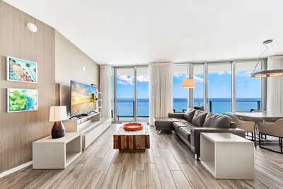 Image de Spacious Ocean view apartment at Lyfe Beach Resort and residence-HallandaleBeach