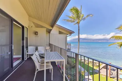 Image de Luxury, Direct Ocean Front and Pool! 2 King Beds