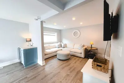Image de Charming Hyannis 3 Bed 2 Bath