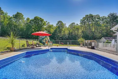 Image de Adirondack Retreat w/ Heated Pool & Scenic Views!