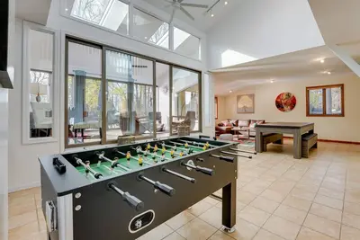 Image de Cassopolis Vacation Home - Walk to Diamond Lake!