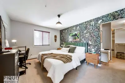 Image de The Breakfast Club Suite - KingBed& Ac - Patio - Ug Park