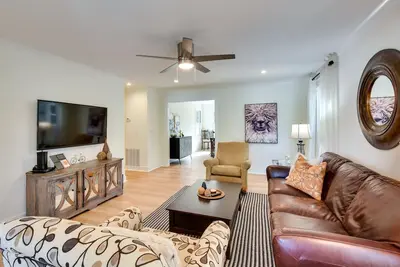Image de Tranquil Travelers Rest Home w/ Fire Pit!