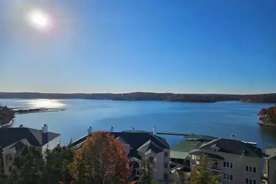 Image de Stunning Main channel views, centrally located, Newly remodelled, 2 bed, 2 bath